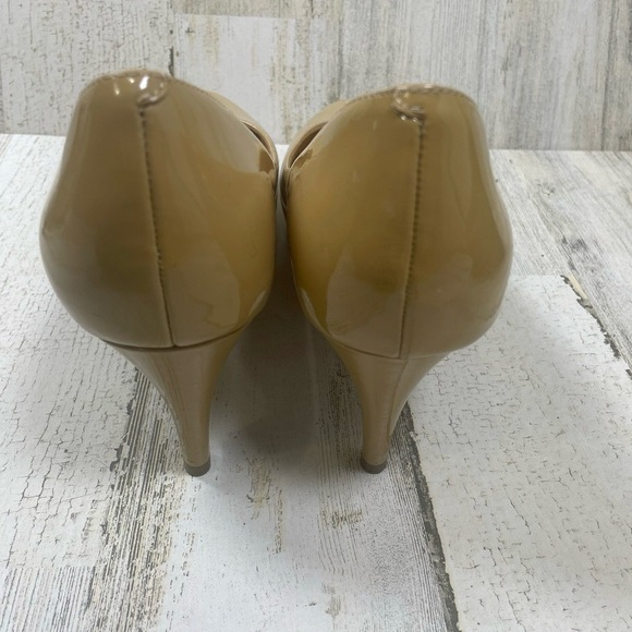 Cole Haan Pumps Womens 9B Nude Tan Patent Leather Kitten Heel Office Work - Picture 4 of 9